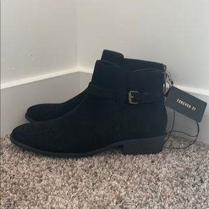 NWT Forever 21 black suede booties with buckle